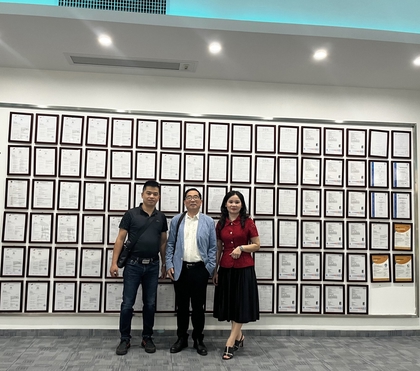 Ban lãnh đạo HCLight Auto Việt Nam tham quan và làm việc với nhà máy sản xuất đèn Halogen lớn nhất Tỉnh Quảng Đông